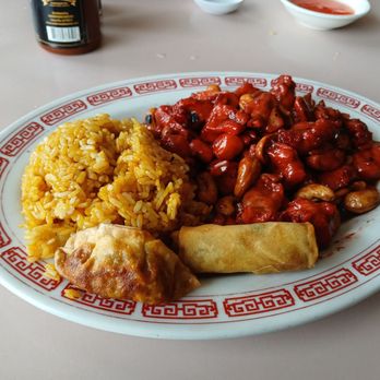 Linlee's Chinese Cuisine - Cashew chicken - Chinese Near Me - Spring Valley, California Linlee's Chinese Cuisine - Cashew chicken - Chinese Near Me - Spring Valley, California