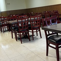 Chen's China - Restaurant tables