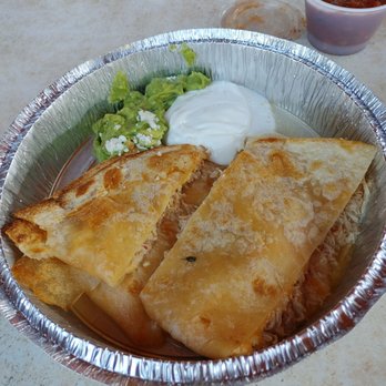 Roberto's Cafe - Chicken quesadilla - Mexican Near Me - Mammoth Lakes, California