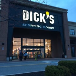 DICK'S Sporting Goods - Storefront