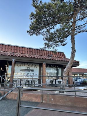 Gilman Brewing Santa Cruz Taproom Brewpub Gastropub Restaurant by null
