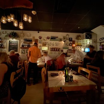 Pane e Vino - Interior - Italian Near Me - Miami Beach, Florida