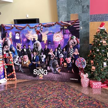 Regal Edwards Long Beach - Cinema Near Me - Long Beach, California
