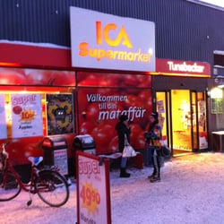 ICA Supermarket Tunabackar - Two supermarkets side by side.