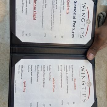 Wingtips Lounge - Airport Lounges Near Me - St. Louis, Missouri