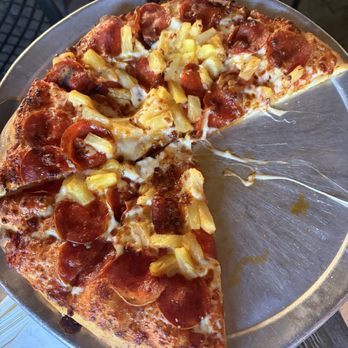 Base Camp Pizza - Pepperoni pizza and pineapple - Pizza Near Me - South Lake Tahoe, California
