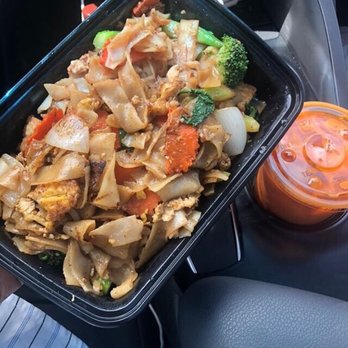Thai Bistro - Veggie Pad See Ew - Thai Near Me - Houston, Texas Thai Bistro - Veggie Pad See Ew - Thai Near Me - Houston, Texas