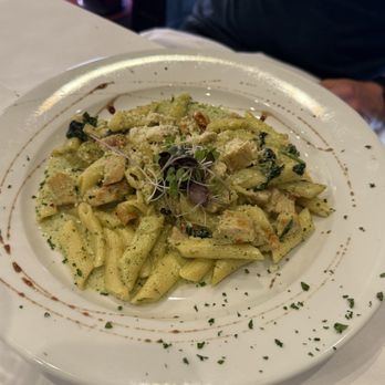Luna Restaurant - Pesto pasta - Italian Near Me - Concord, California