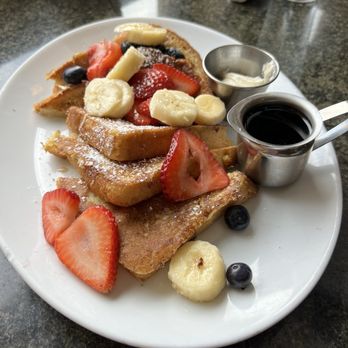 Marmalade Cafe - El Segundo - French Toast Topped with Berries & Banana - New American Near Me - El Segundo, California Marmalade Cafe - El Segundo - French Toast Topped with Berries & Banana - New American Near Me - El Segundo, California