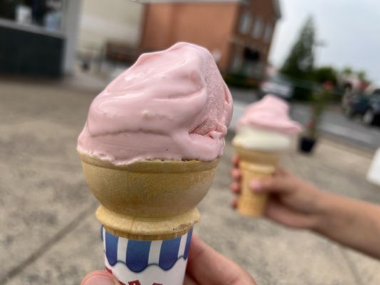 Carl's Frozen Custard by null