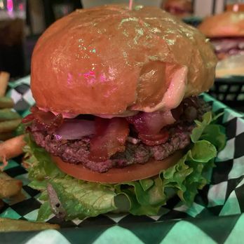 Grinderz - Cali Style - Burgers Near Me - Huntington Beach, California Grinderz - Cali Style - Burgers Near Me - Huntington Beach, California