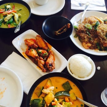 Daisy Mint - Green curry, panang curry, chicken wings, and glass noodles shrimp! - Thai Near Me - Pasadena, California