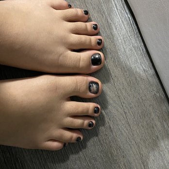 Welcome Nails - Ridiculously bad pedicure - Nail Salons Near Me - Seattle, Washington