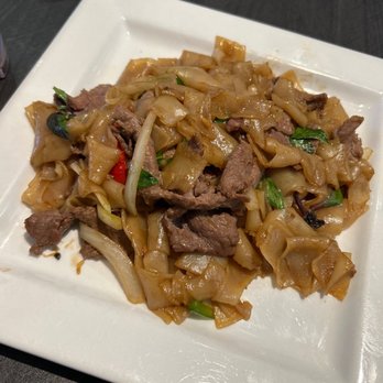 Chaba Thai Kitchen - Drunken Noodle - Thai Near Me - San Diego, California