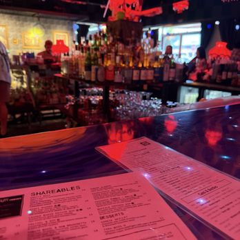 The Starving Artist - Dive Bars Near Me - Phoenix, Arizona