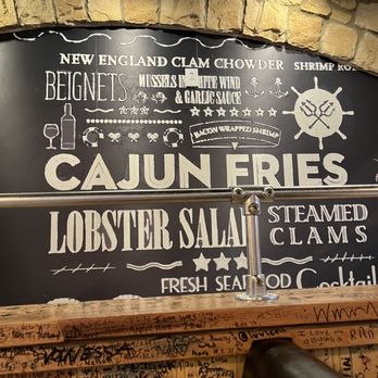 Storming Crab - Wall mural - Seafood Near Me - Henderson, Nevada