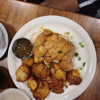 Phoebe's Diner - Chicken and biscuit - Breakfast & Brunch Near Me - Austin, Texas Phoebe's Diner - Chicken and biscuit - Breakfast & Brunch Near Me - Austin, Texas