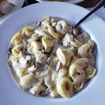 Baris Pasta & Pizza - Fettuccine Alfredo with added mushrooms - Pizza Near Me - Pflugerville, Texas Baris Pasta & Pizza - Fettuccine Alfredo with added mushrooms - Pizza Near Me - Pflugerville, Texas