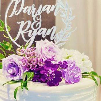 Cabbage Rose Weddings - Cake flowers - Florists Near Me