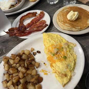 Le Peep - Mini Denver - Breakfast & Brunch Near Me - Loveland, Ohio Le Peep - Mini Denver - Breakfast & Brunch Near Me - Loveland, Ohio