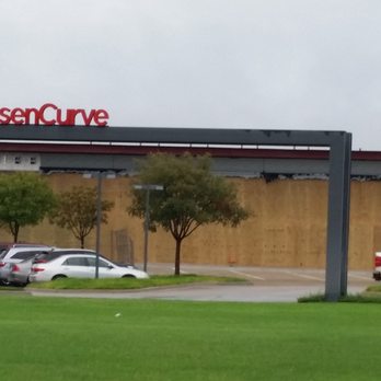 Classen Curve - Classen Curve:  Entrance Sign - Shopping Centers Near Me - Oklahoma City, Oklahoma