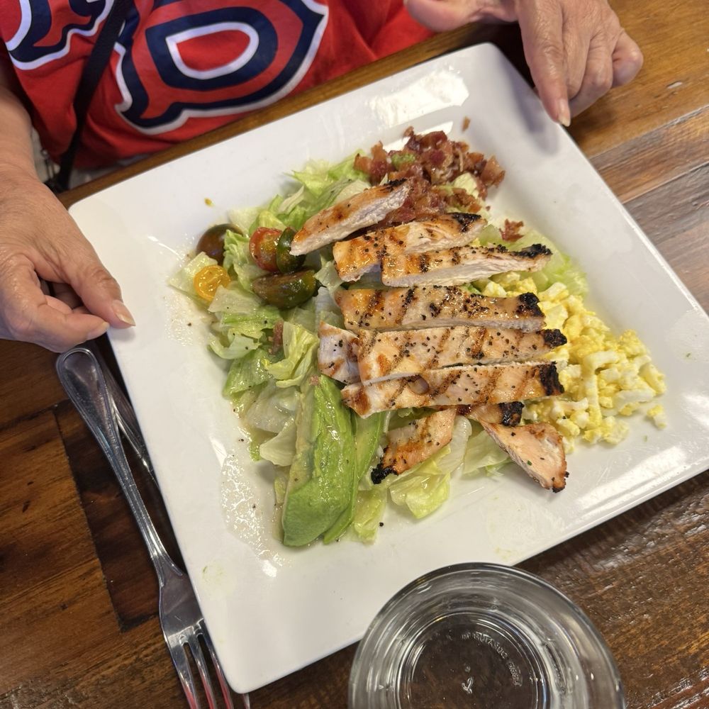 CraftWay Kitchen - Salad With chicken - New American Near Me - Southlake, Texas