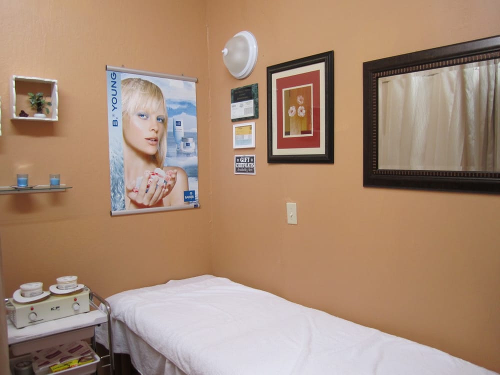 DC Skincare Logo