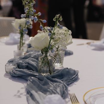 Oceanic Flowers - Reception centerpieces - Florists Near Me - Huntington Beach, California Oceanic Flowers - Reception centerpieces - Florists Near Me - Huntington Beach, California