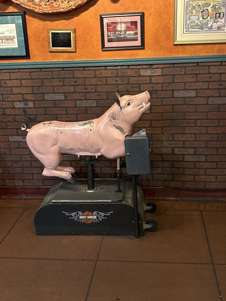 Pinky’s Pizza Parlor