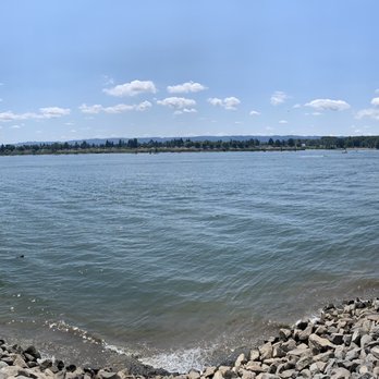 Vancouver Waterfront Park - Panoramic Columbia River - Parks Near Me - Vancouver, Washington Vancouver Waterfront Park - Panoramic Columbia River - Parks Near Me - Vancouver, Washington