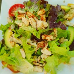 Côté crèpes - Salade umiyami (poulet teryaki, avocats tomates)