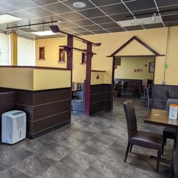Ichiban Sushi & Hibachi - Dining area and hibachi in back