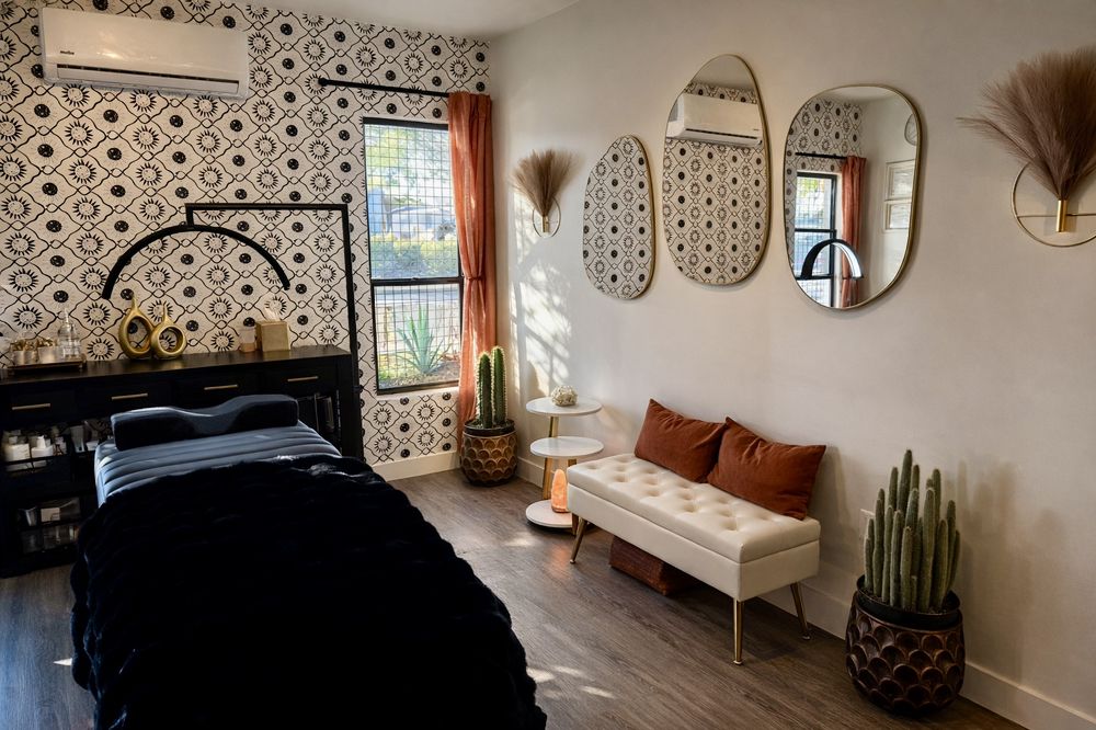 SoLuna Aesthetics Logo