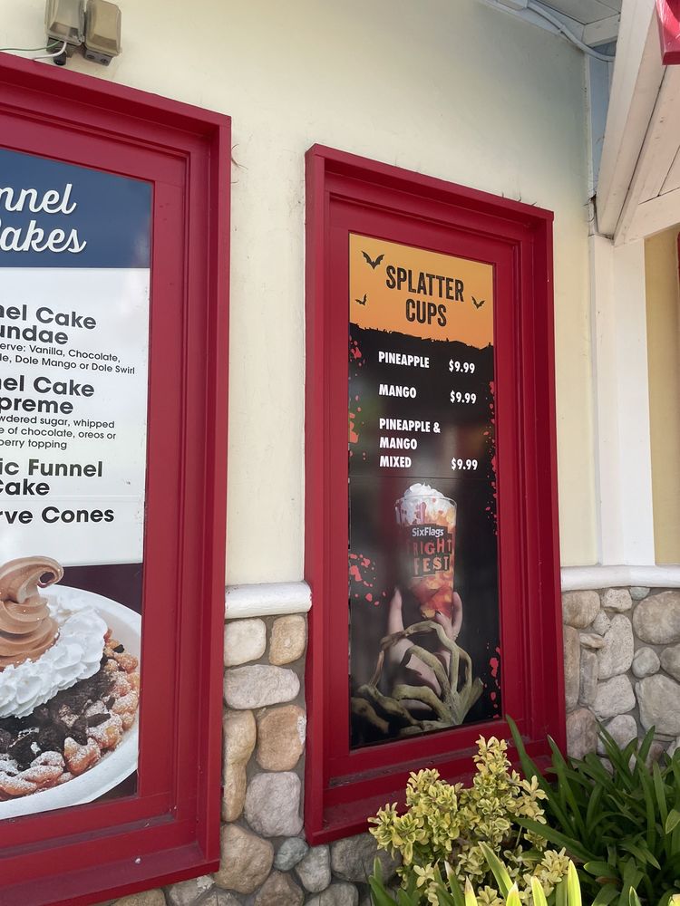 Six Flag funnel cake corner Logo