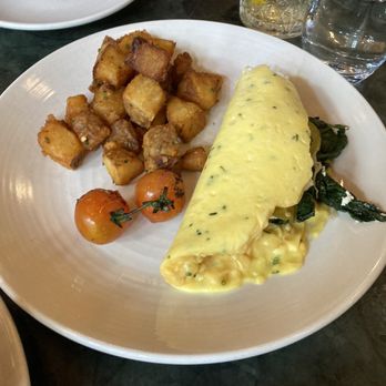 Somerset - Goat cheese and spinach omelet - American Near Me - Chicago, Illinois Somerset - Goat cheese and spinach omelet - American Near Me - Chicago, Illinois