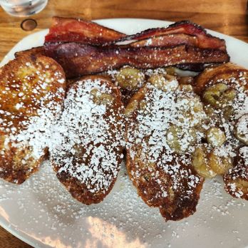 13 Coins Pioneer Square - French Toast with caramelized bananas and bacon strips. - American Near Me - Seattle, Washington 13 Coins Pioneer Square - French Toast with caramelized bananas and bacon strips. - American Near Me - Seattle, Washington