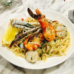 Beletti Restaurant Cafe Bar - Had Linguine Di Mare which was alright, didn't have enough seasoning but the seafood was generous portions and fresh.
