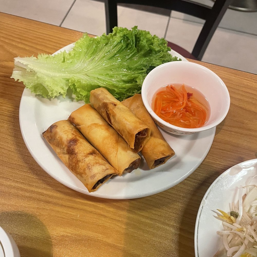 Pho Lee's - Crispy egg rolls - Vietnamese Near Me - Cleveland, Ohio Pho Lee's - Crispy egg rolls - Vietnamese Near Me - Cleveland, Ohio