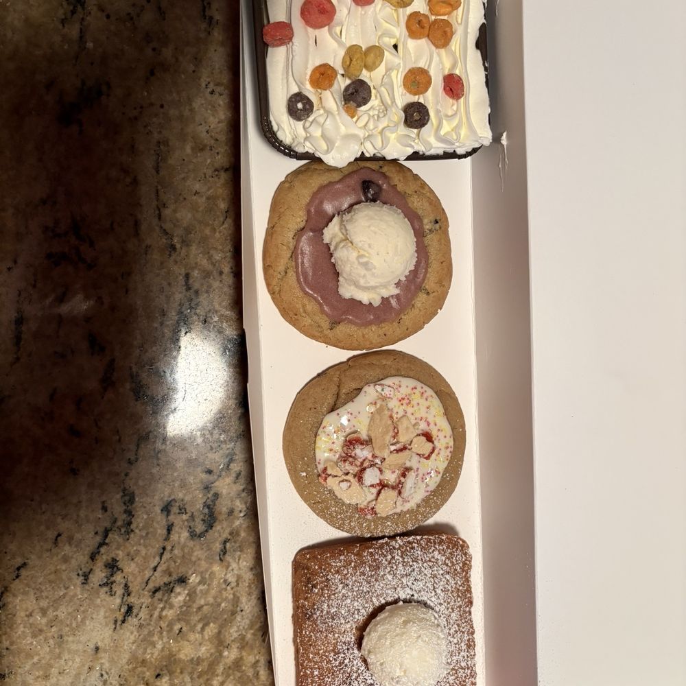 Crumbl - Hamilton Township - Fruity cereals and French toast on ends sea salt Nutella and tres leche in the middle. - Bakeries Near Me - Hamilton Township, New Jersey Crumbl - Hamilton Township - Fruity cereals and French toast on ends sea salt Nutella and tres leche in the middle. - Bakeries Near Me - Hamilton Township, New Jersey