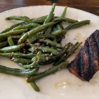 Brown Dog Eatery - Blackened salmon with sauteed green beans - New American Near Me - Carrollton, Georgia