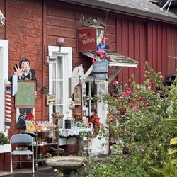 Jim & Willie's Antiques & Collectibles - Store front