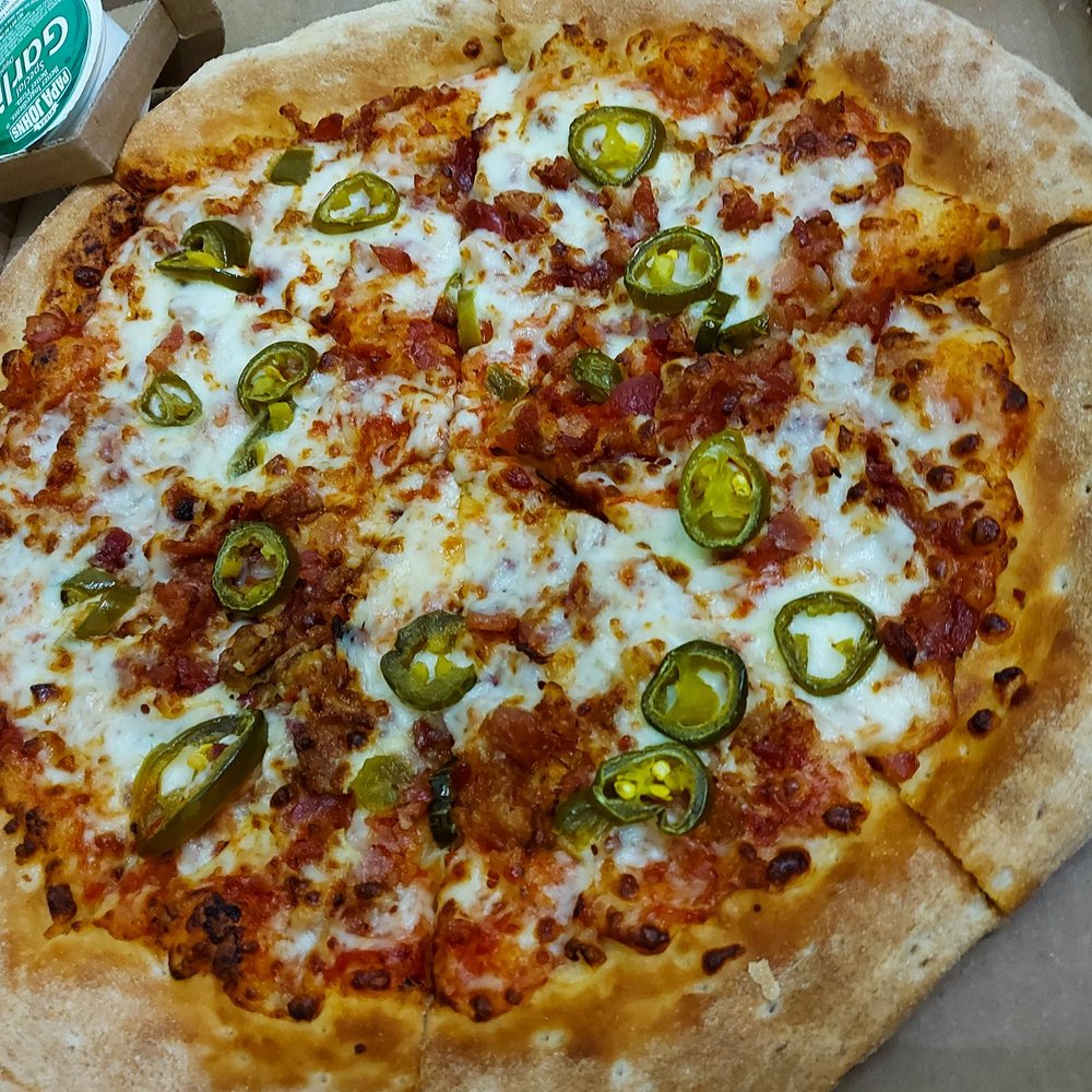 Papa Johns Pizza - Pizza with jalapeños and garlic sauce - Pizza Near Me - Matawan, New Jersey Papa Johns Pizza - Pizza with jalapeños and garlic sauce - Pizza Near Me - Matawan, New Jersey