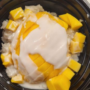 Tid Din - Mango sticky rice - Thai Near Me - San Diego, California