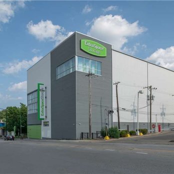 Extra Space Storage - Alternate Beauty Image - Extra Space Storage at 1807 W Devon Ave, Chicago, IL 60660 - Self Storage Near Me - Chicago, Illinois
