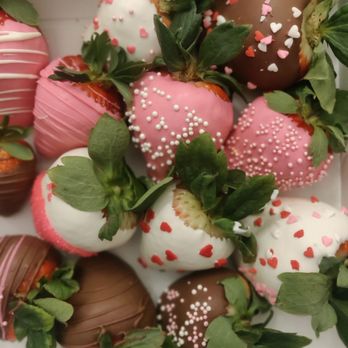 San Jose Candy Kitchen - Celebration strawberries - Ice Cream & Frozen Yogurt Near Me - San Jose, California San Jose Candy Kitchen - Celebration strawberries - Ice Cream & Frozen Yogurt Near Me - San Jose, California