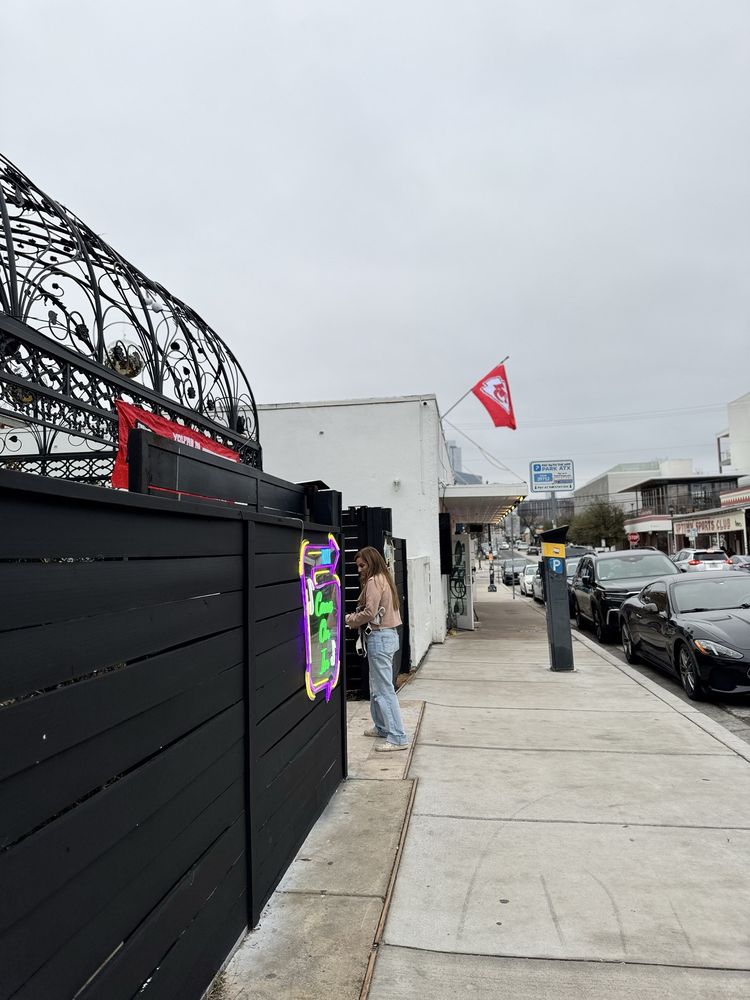 Inn Cahoots - wedding in Austin, TX