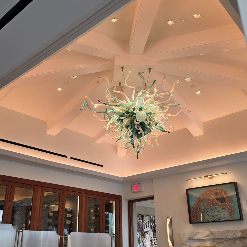 Splashes Restaurant - Interior - New American Near Me - Laguna Beach, California Splashes Restaurant - Interior - New American Near Me - Laguna Beach, California