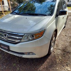 MT Hood Taxi - Honda Oddessy Touring 7 passenger Van