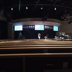 Valley Bible Preschool - Whoa~I'm the only church attendee here at the 9:00 AM service! Uhm~Where's everyone?..( * * )