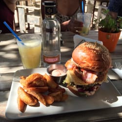 The Booo - The Boo burger with pineapple smoothie!
